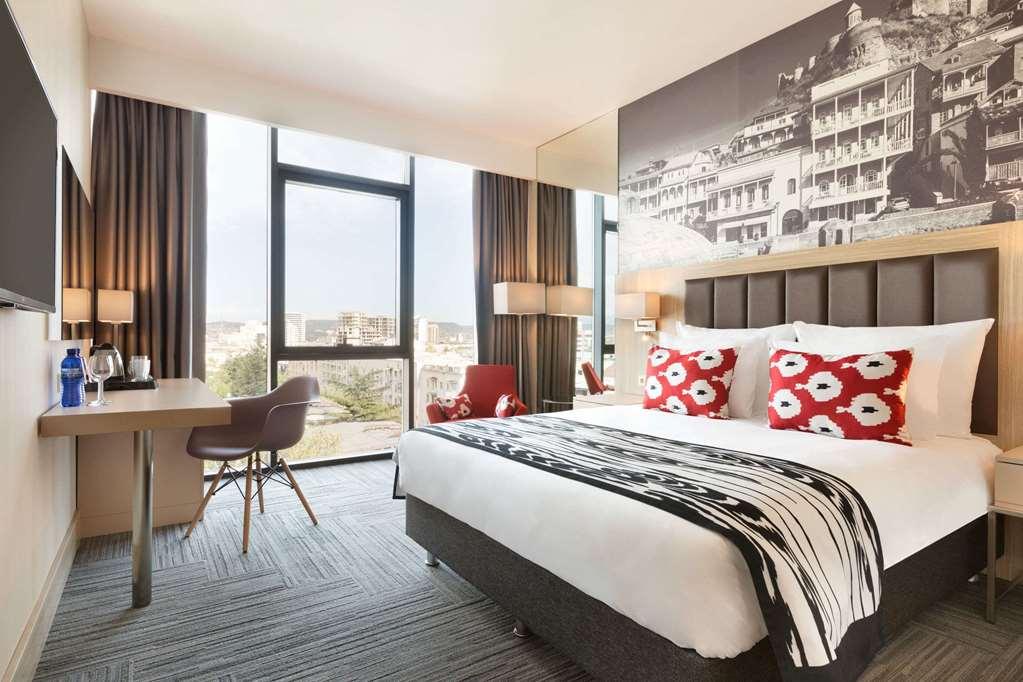 Ramada Encore Tiflis Oda fotoğraf