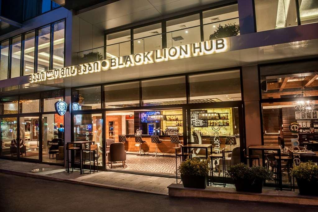 Ramada Encore Tiflis Restoran fotoğraf